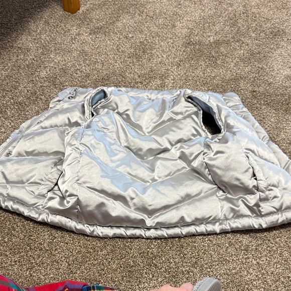 GAP Metallic Silver Vest with Light Blue Lining - Picture 13 of 13